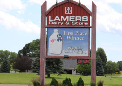lamers dairy, lamers milk wi, lamers chocolate milk, Lamers bottles orange juice, wi cheese boxes, wisconsin cheese boxes, WI Cheese & Sausage Gift Baskets, fox valley gift store, Watch The Milk Bottling Process, things to do near me, white milk, things to do with kids, things to do fox valley, wisconsin gift store,