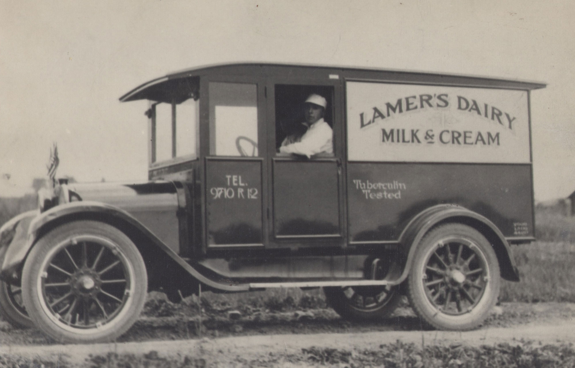 lamers dairy appleton wisconsin, history of dairy farming, history of milk production, history of milk bottling, local dairy farms, door county coffee, cheese curds, best ice cream near me,
